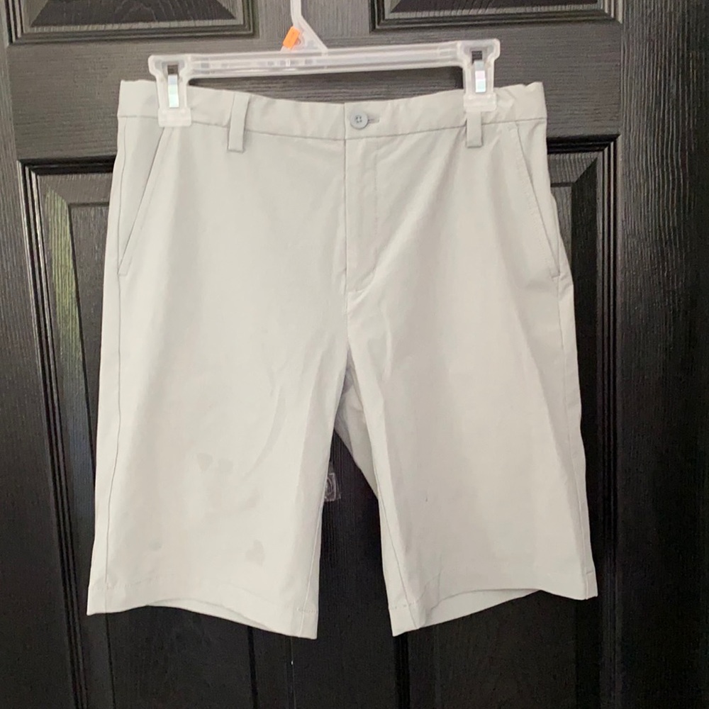 Vineyard Vines performance gray shorts.